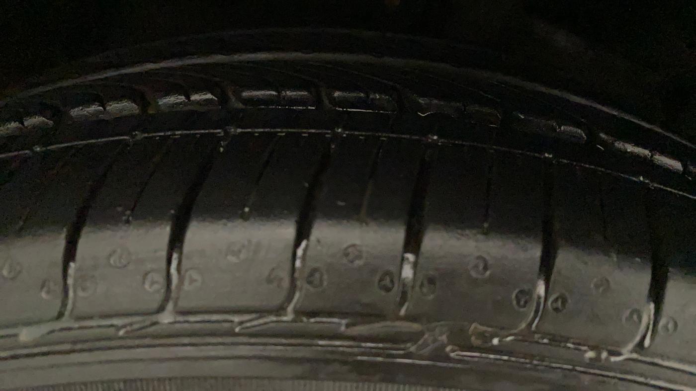 2021 Maruti Ciaz DELTA AT 1.5 SHVS PETROL, Petrol, Automatic, 3,581 km, Right Rear Tyre Tread