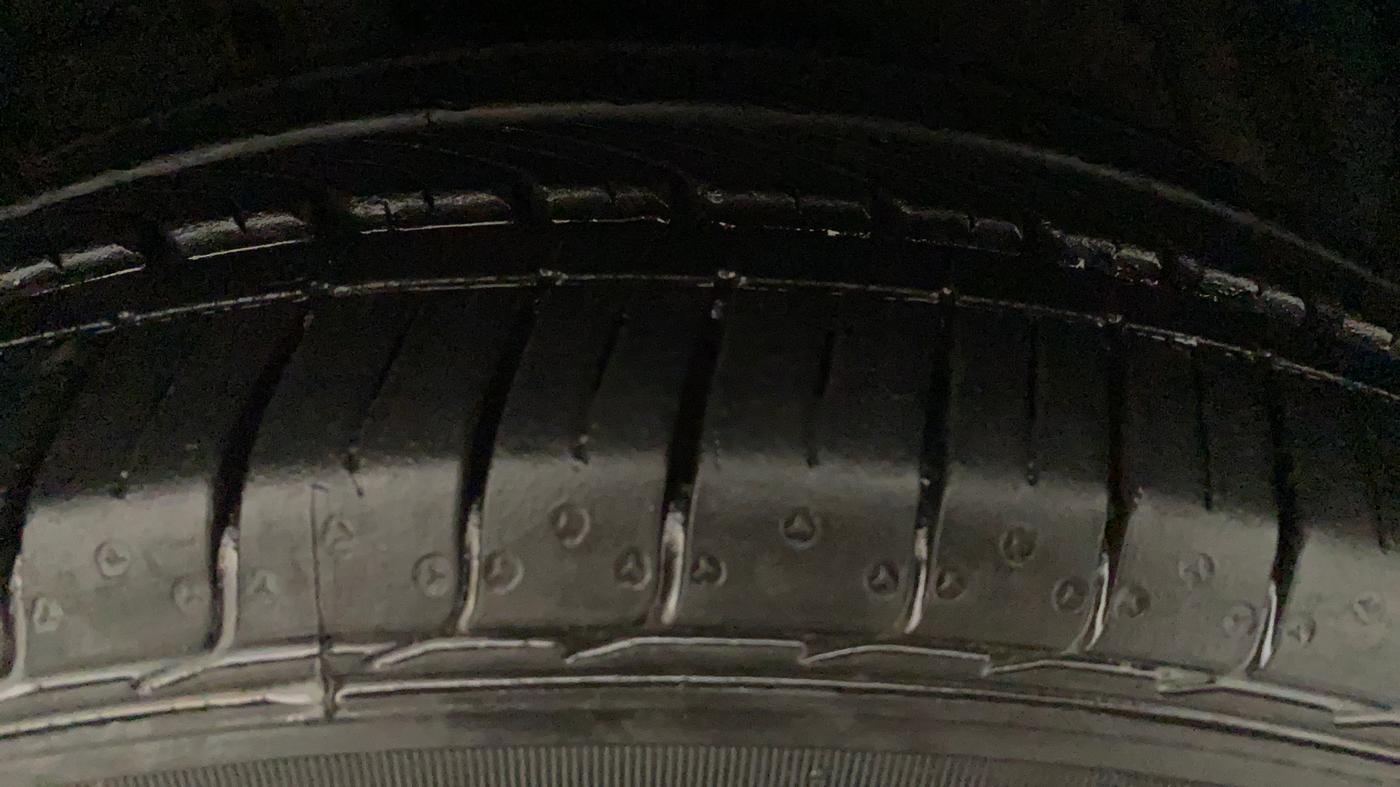 2021 Maruti Ciaz DELTA AT 1.5 SHVS PETROL, Petrol, Automatic, 3,581 km, Left Front Tyre Tread