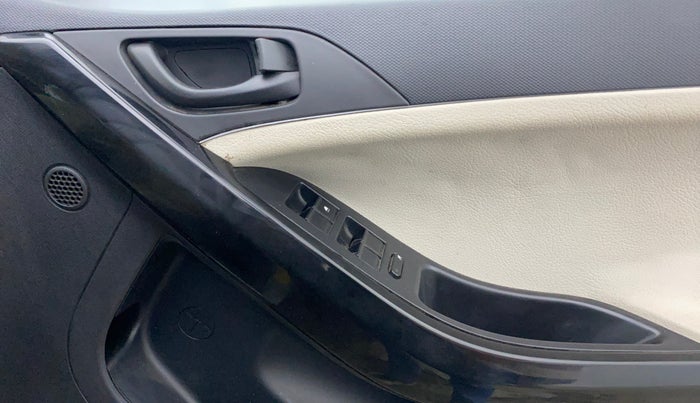 2025 Tata Curvv Creative S 1.2 Petrol 6MT, Petrol, Manual, 9,292 km, Driver Side Door Panels Control