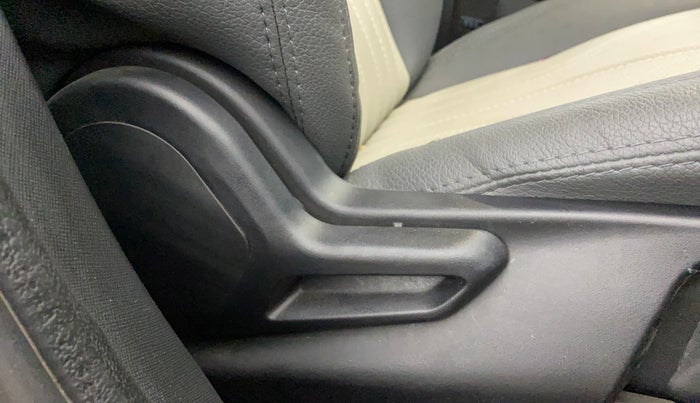 2025 Tata Curvv Creative S 1.2 Petrol 6MT, Petrol, Manual, 9,292 km, Driver Side Adjustment Panel