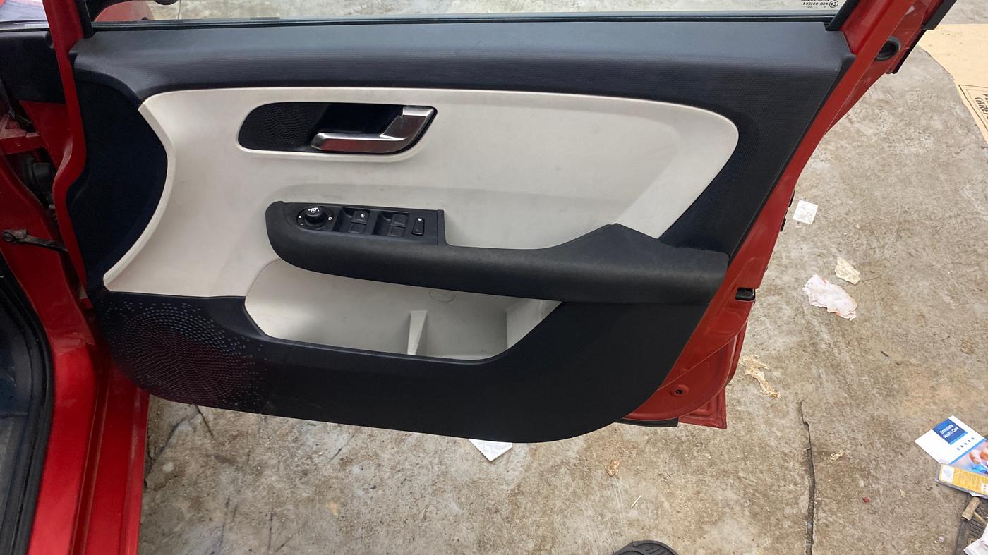 2022 Tata ALTROZ XZA (O), Petrol, Automatic, 23,961 km, Driver Side Door Panels Control