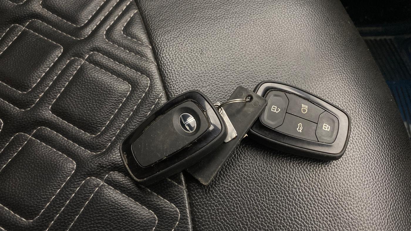 2022 Tata ALTROZ XZA (O), Petrol, Automatic, 23,961 km, Key Close Up