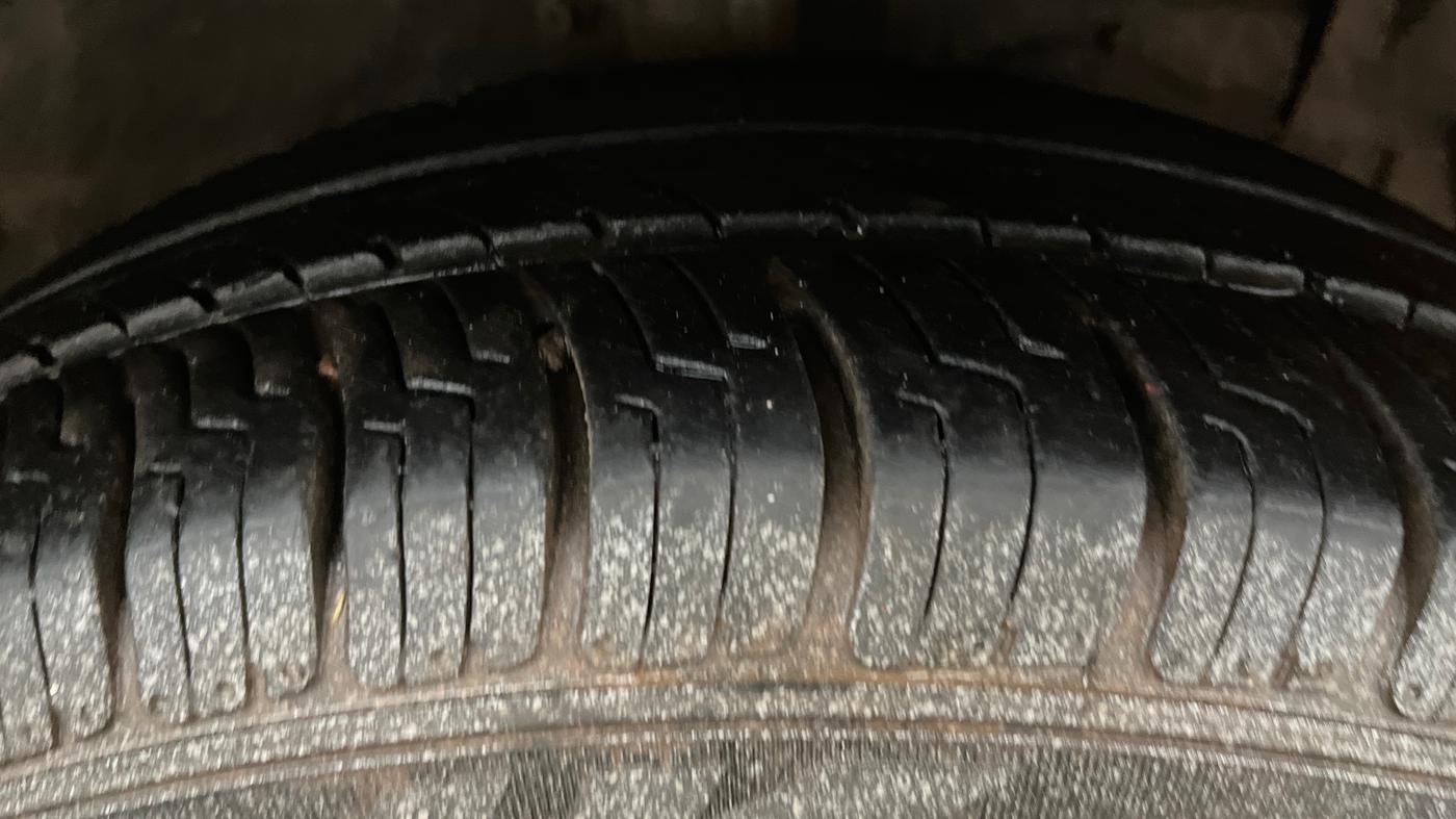 2019 Maruti Ciaz DELTA 1.5 SHVS MT PETROL, Petrol, Manual, 68,263 km, Right Front Tyre Tread