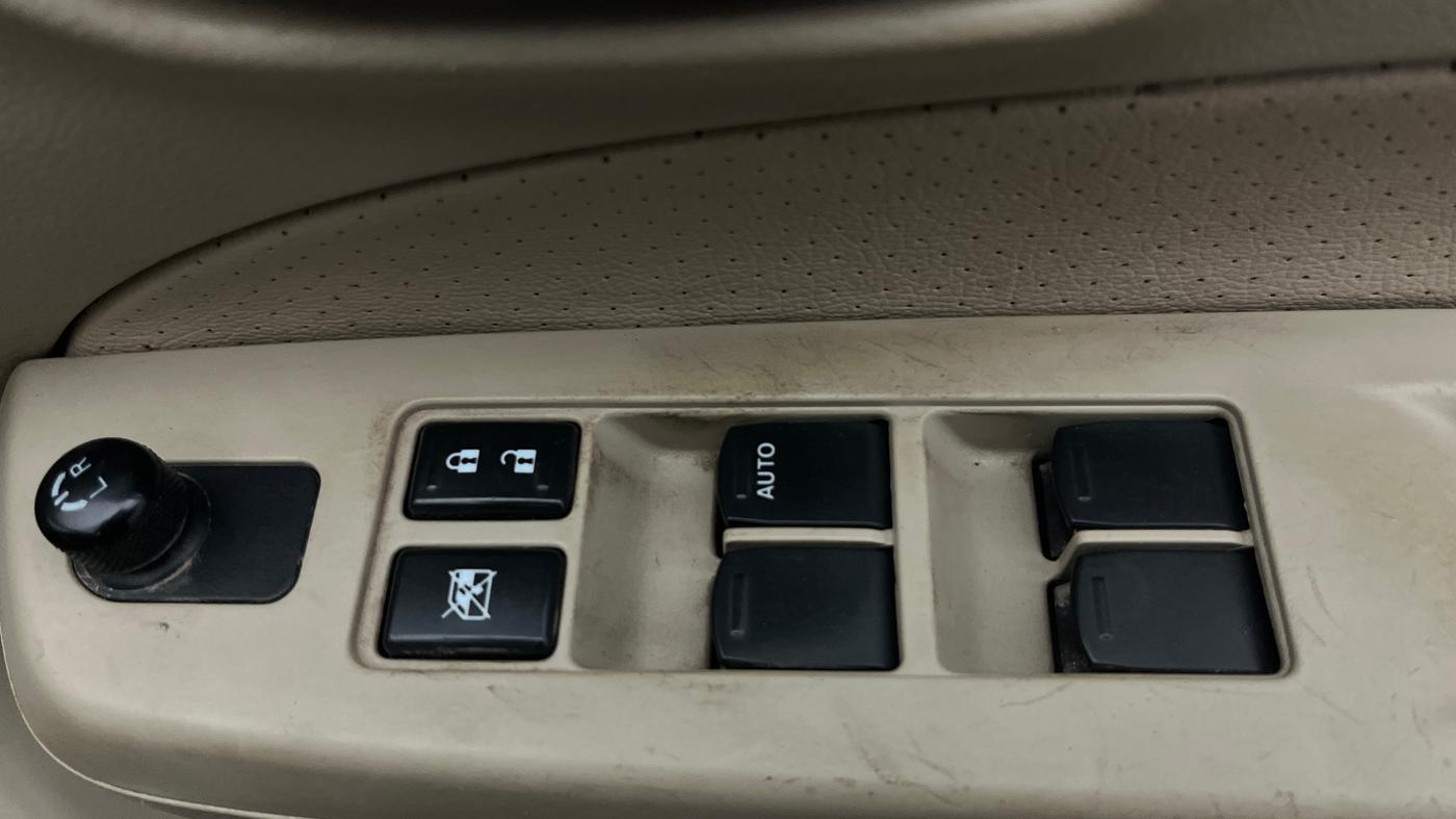 2019 Maruti Ciaz DELTA 1.5 SHVS MT PETROL, Petrol, Manual, 68,263 km, Driver Side Door Panels Control