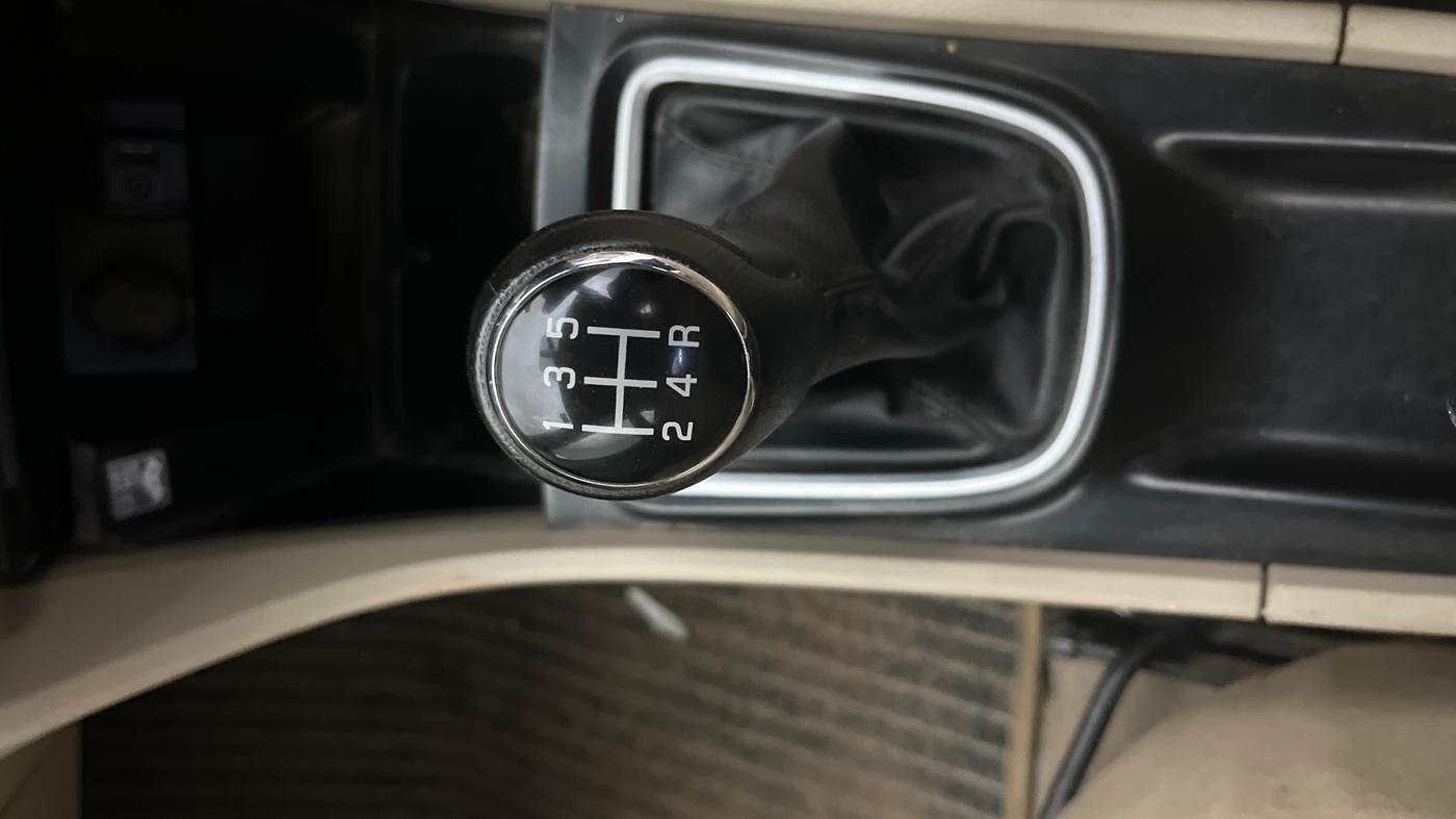 2019 Maruti Ciaz DELTA 1.5 SHVS MT PETROL, Petrol, Manual, 68,263 km, Gear Lever