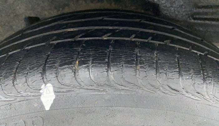 2012 Toyota Corolla Altis G, Petrol, Manual, 28,985 km, Left Rear Tyre Tread