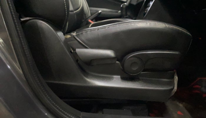 2021 Maruti Vitara Brezza ZXI PLUS DUAL TONE, Petrol, Manual, 33,548 km, Driver Side Adjustment Panel