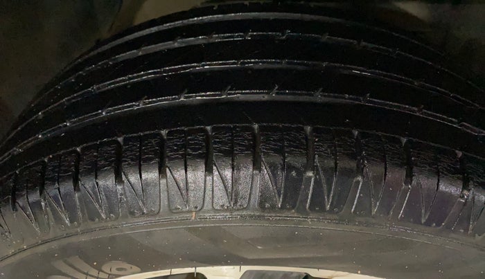 2021 Maruti Vitara Brezza ZXI PLUS DUAL TONE, Petrol, Manual, 33,548 km, Right Front Tyre Tread