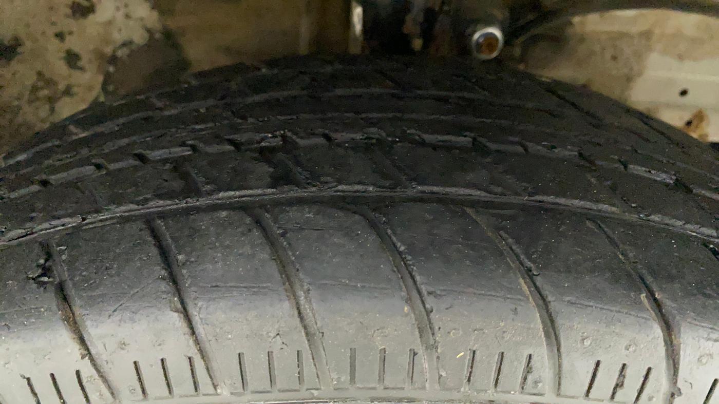 2019 Maruti New Wagon-R LXI CNG 1.0 L, CNG, Manual, 68,869 km, Right Front Tyre Tread