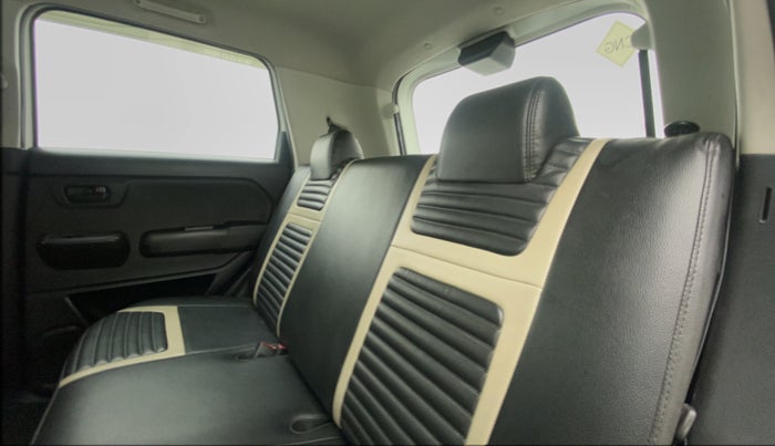 2019 Maruti New Wagon-R LXI CNG 1.0 L, CNG, Manual, 68,869 km, Right Side Rear Door Cabin