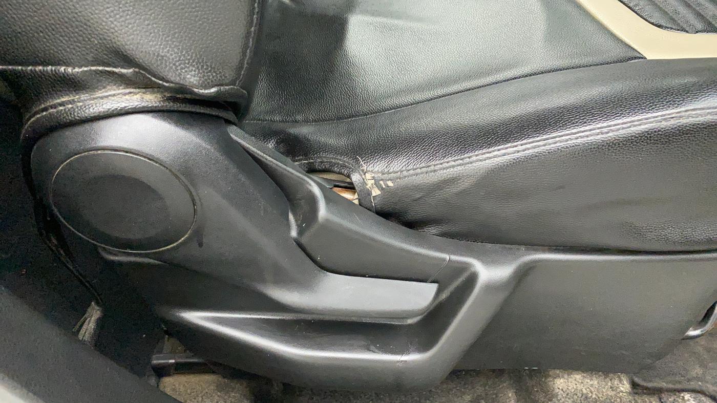 2019 Maruti New Wagon-R LXI CNG 1.0 L, CNG, Manual, 68,869 km, Driver Side Adjustment Panel