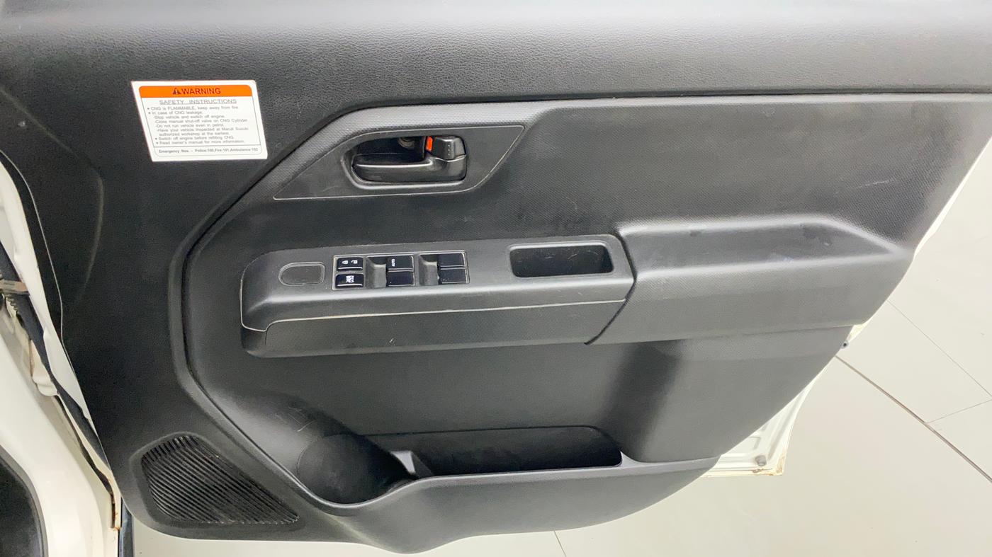 2019 Maruti New Wagon-R LXI CNG 1.0 L, CNG, Manual, 68,869 km, Driver Side Door Panels Control