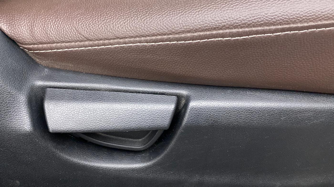 2019 Hyundai NEW SANTRO SPORTZ AMT, Petrol, Automatic, 22,092 km, Driver Side Adjustment Panel