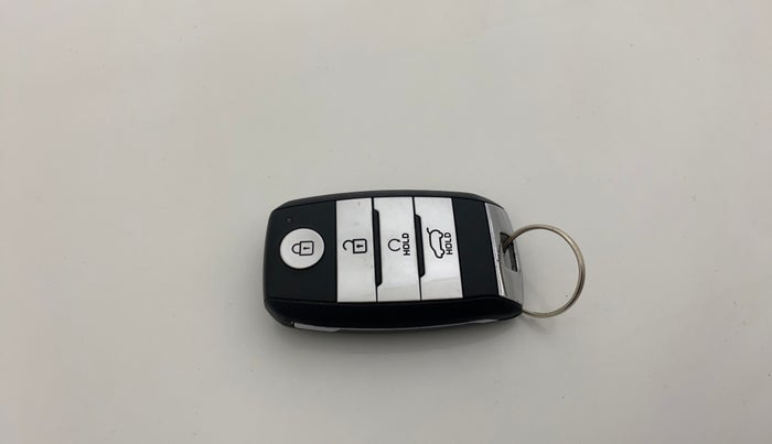 2022 KIA SONET HTX 1.5, Diesel, Manual, 49,501 km, Key Close Up