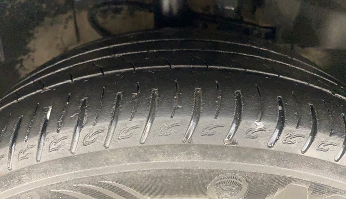 2018 Tata NEXON XM DIESEL, Diesel, Manual, 1,12,267 km, Right Front Tyre Tread