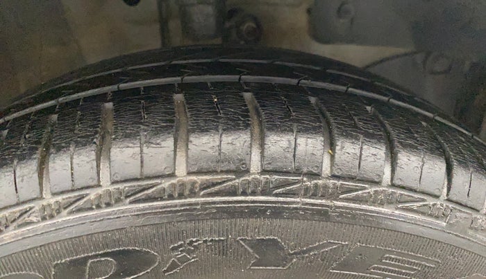 2016 Honda Amaze 1.2L I-VTEC S, Petrol, Manual, 67,524 km, Right Front Tyre Tread