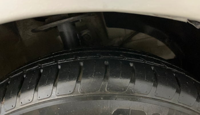 2019 Maruti Dzire LXI, Petrol, Manual, 27,655 km, Right Front Tyre Tread