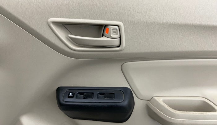 2019 Maruti Dzire LXI, Petrol, Manual, 27,655 km, Driver Side Door Panels Control