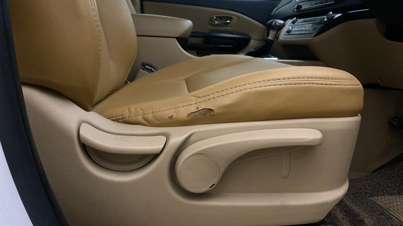 2020 KIA CARNIVAL PRESTIGE 2.2 7 STR, Diesel, Automatic, 1,21,694 km, Driver Side Adjustment Panel