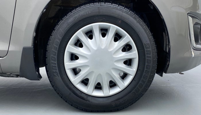 2015 Maruti Swift VXI D, Petrol, Manual, 31,335 km, Right Front Wheel