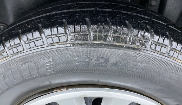 2015 Maruti Swift VXI D, Petrol, Manual, 31,335 km, Left Rear Tyre Tread