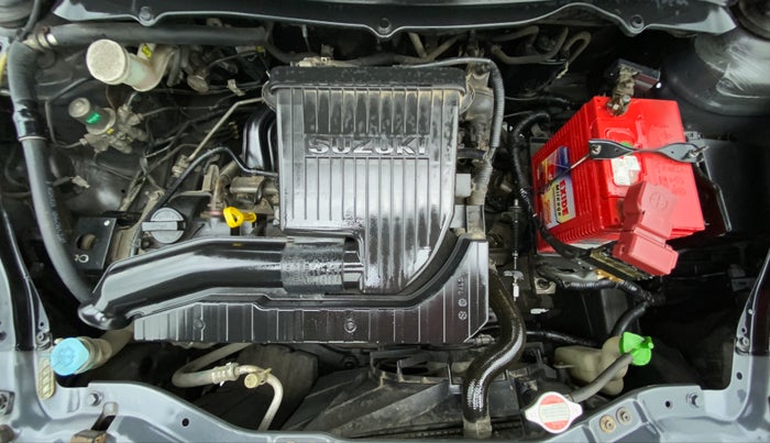 2015 Maruti Swift VXI D, Petrol, Manual, 31,335 km, Engine Bonet View