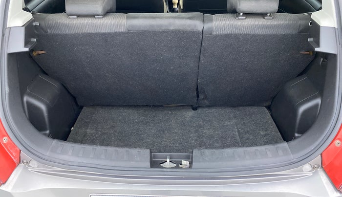 2015 Maruti Swift VXI D, Petrol, Manual, 31,335 km, Boot Inside View