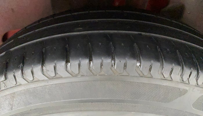 2020 Maruti Swift VXI, Petrol, Manual, 50,879 km, Left Rear Tyre Tread
