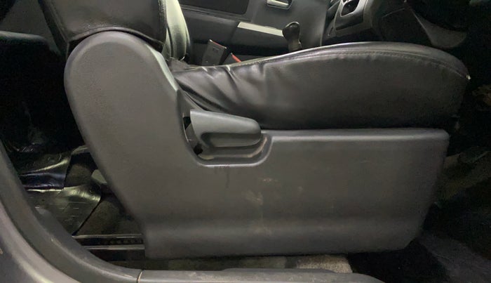 2012 Maruti Wagon R 1.0 LXI, Petrol, Manual, 84,139 km, Driver Side Adjustment Panel