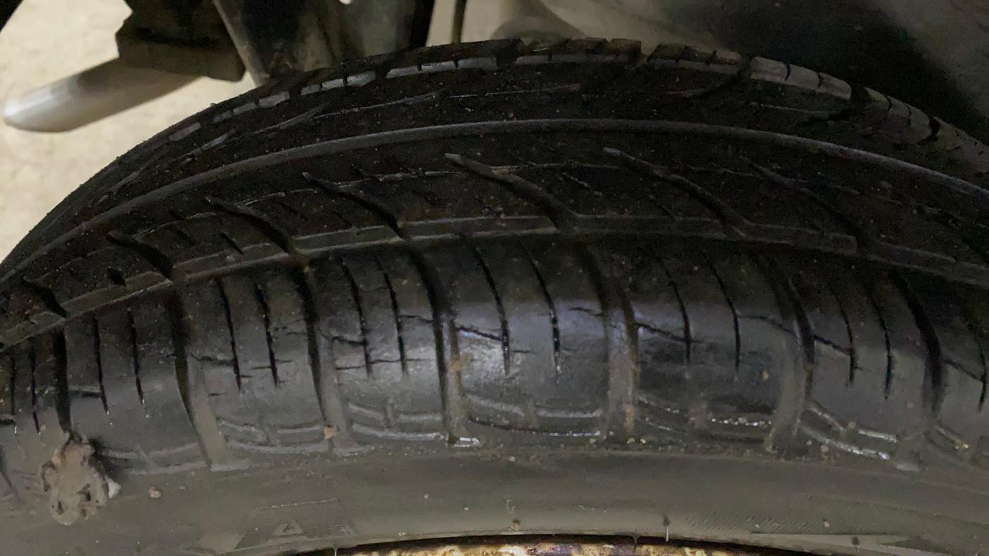 2012 Maruti Wagon R 1.0 LXI, Petrol, Manual, 84,139 km, Right Rear Tyre Tread