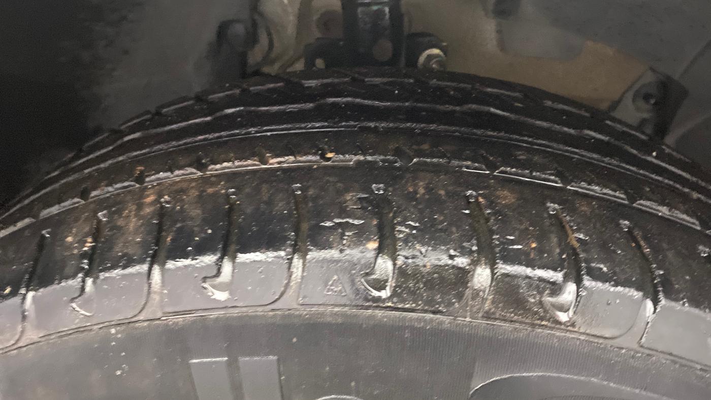 2018 Nissan Terrano XL (P), Petrol, Manual, 33,495 km, Right Front Tyre Tread