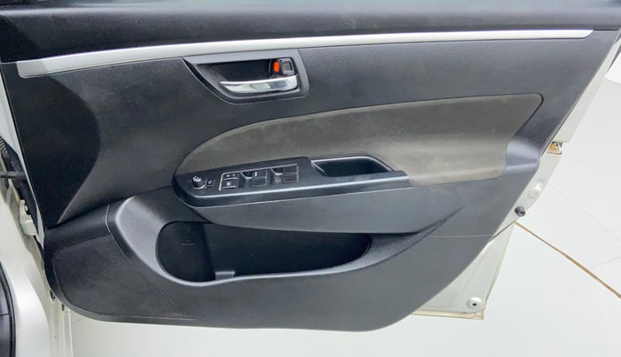 2017 Maruti Swift VXI O, Petrol, Manual, 1,02,887 km, Driver Side Door Panels Control