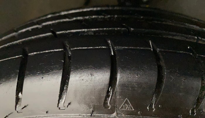 2016 Maruti Alto 800 LXI, Petrol, Manual, 54,746 km, Right Front Tyre Tread