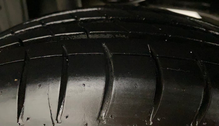 2016 Maruti Alto 800 LXI, Petrol, Manual, 54,746 km, Left Rear Tyre Tread