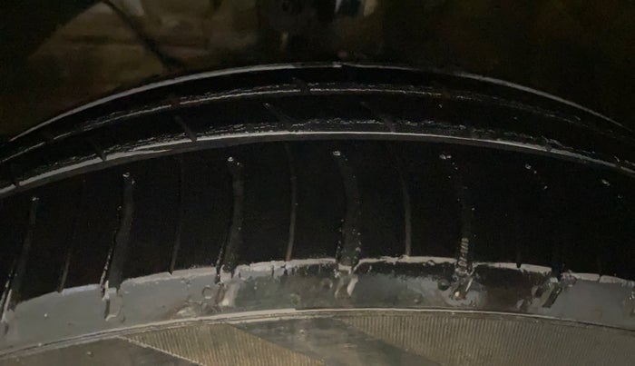 2021 Maruti Swift VXI AMT, Petrol, Automatic, 14,413 km, Left Front Tyre Tread