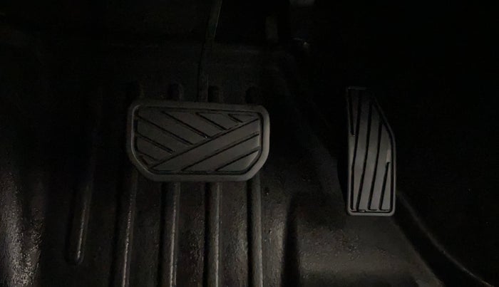 2021 Maruti Swift VXI AMT, Petrol, Automatic, 14,413 km, Pedals