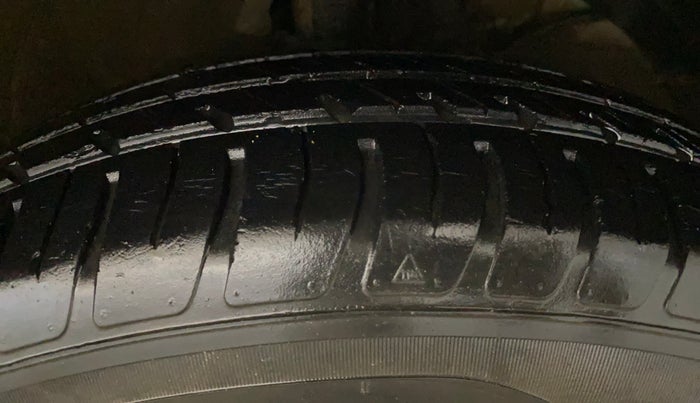 2021 Maruti Swift VXI AMT, Petrol, Automatic, 14,413 km, Right Front Tyre Tread