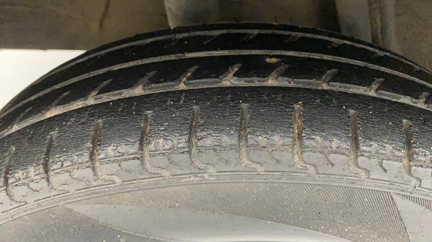 2019 Renault Kwid RXL, Petrol, Manual, 64,774 km, Right Rear Tyre Tread