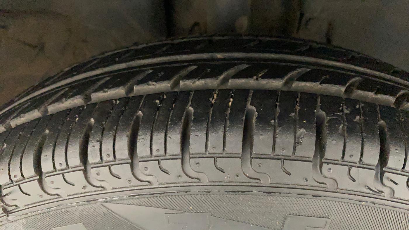 2019 Renault Kwid RXL, Petrol, Manual, 64,774 km, Right Front Tyre Tread