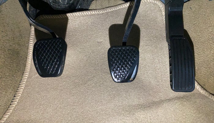 2016 Honda City 1.5L I-VTEC V MT, Petrol, Manual, 1,17,288 km, Pedals