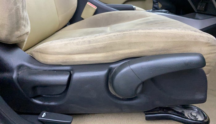 2016 Honda City 1.5L I-VTEC V MT, Petrol, Manual, 1,17,288 km, Driver Side Adjustment Panel