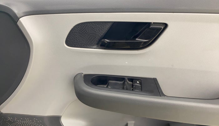 2020 Tata ALTROZ XE PETROL, Petrol, Manual, 37,940 km, Driver Side Door Panels Control