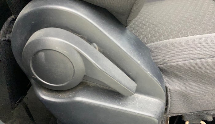 2020 Tata ALTROZ XE PETROL, Petrol, Manual, 37,940 km, Driver Side Adjustment Panel