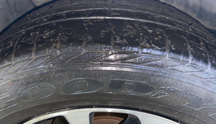 2019 Honda Civic 1.8L I-VTEC V CVT, Petrol, Automatic, 1,09,337 km, Right Front Tyre Tread