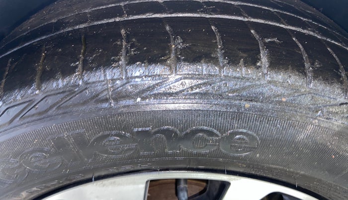 2019 Honda Civic 1.8L I-VTEC V CVT, Petrol, Automatic, 1,09,337 km, Left Front Tyre Tread