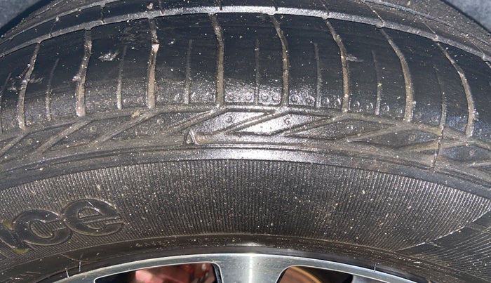 2019 Honda Civic 1.8L I-VTEC V CVT, Petrol, Automatic, 1,09,337 km, Right Rear Tyre Tread