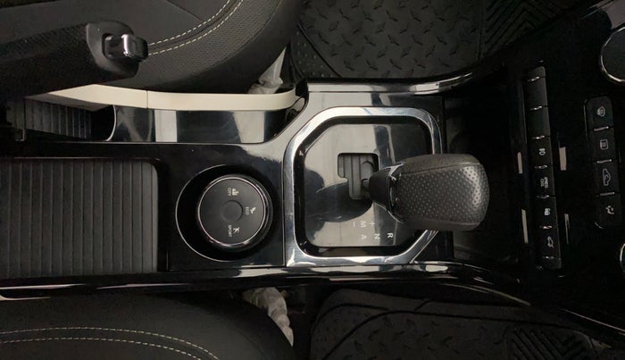 2021 Tata NEXON XZA PLUS SUNROOF PETROL, Petrol, Automatic, 56,395 km, Gear Lever