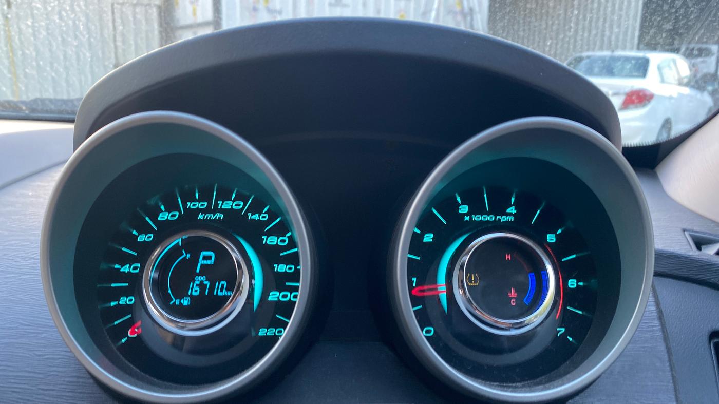 2017 Mahindra XUV500 G AT, Petrol, Automatic, 16,703 km, Odometer Image