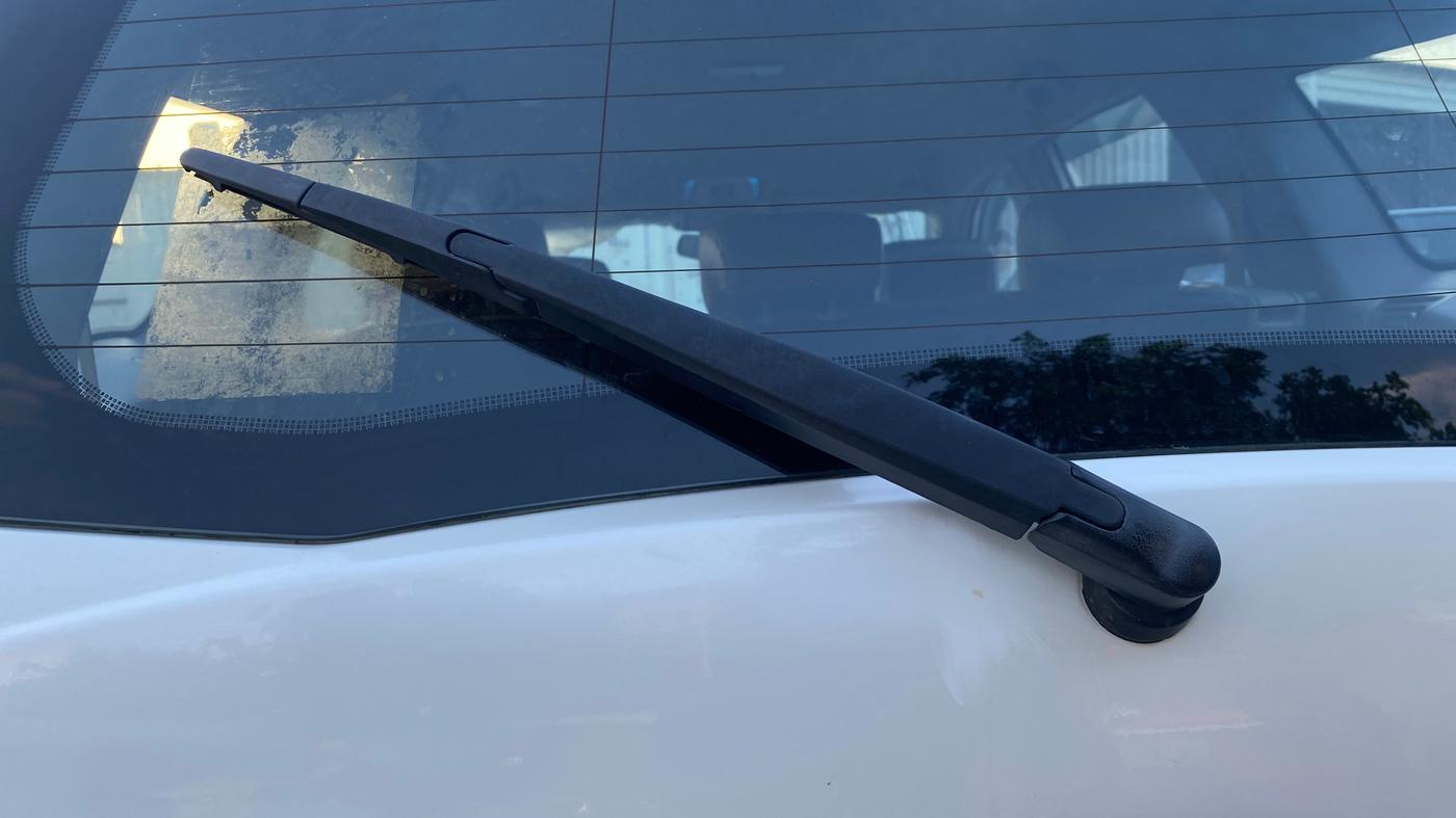 2017 Mahindra XUV500 G AT, Petrol, Automatic, 16,703 km, Rear Wiper