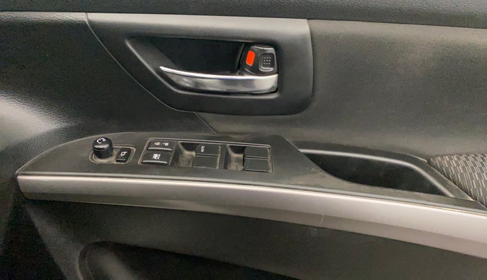 2019 Maruti S Cross DELTA 1.3, Diesel, Manual, 1,08,157 km, Driver Side Door Panels Control